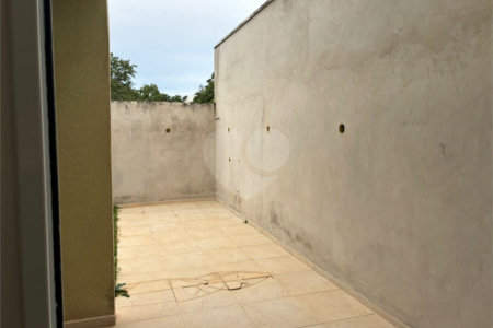 Sobrado à venda com 3 quartos em Jardim Petrópolis, Cotia, SP