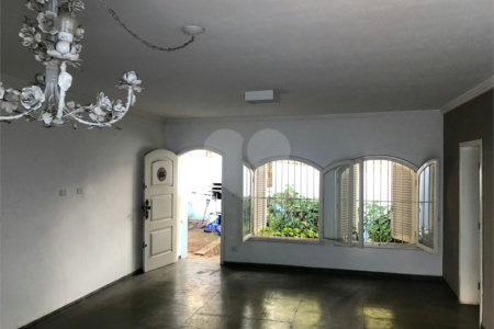 Casa Térrea à venda com 4 quartos, sendo 2 suítes, em Jardim das Bandeiras, São Paulo, SP