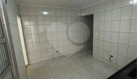 Sobrado à venda com 4 quartos, sendo 2 suítes,  em Parque Sonia, São Paulo, SP