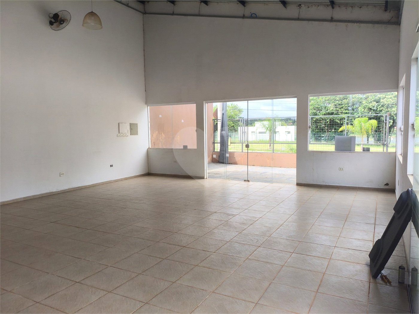 Salão Comercial à venda ou para alugar em Retiro Santana, Itapetininga, SP