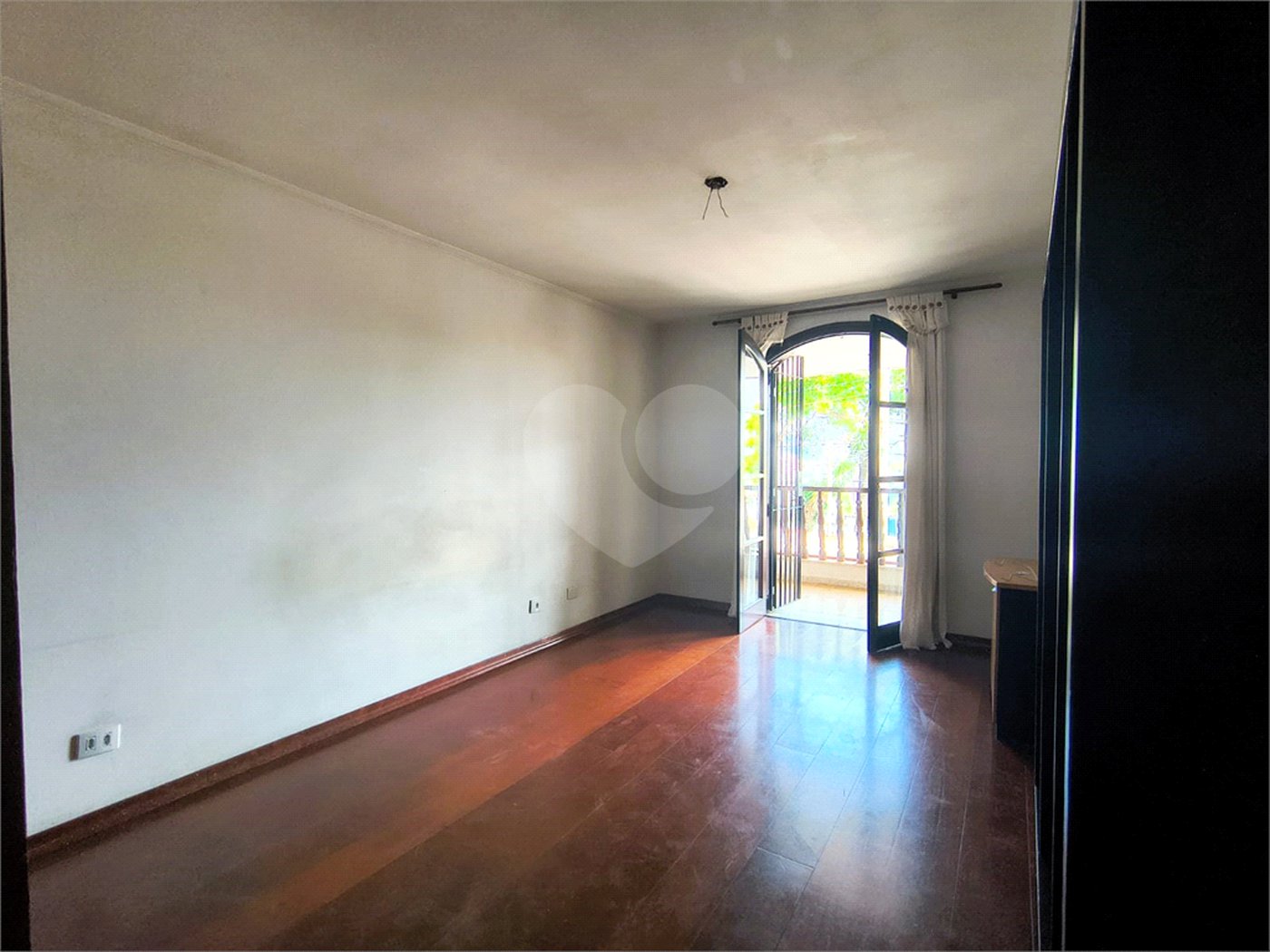 Sobrado à venda com 3 quartos, sendo 1 suíte,  em Jardim Esmeralda, São Paulo, SP