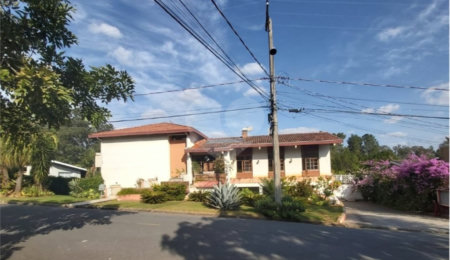 Casa à venda com 7 quartos, sendo 4 suítes, no condomínio Estância Marambaia, Vinhedo - SP