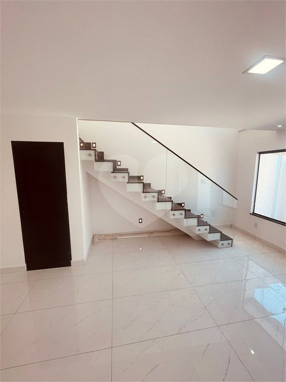 Casa à venda com 3 quartos, sendo 2 suítes, no condomínio Grand Park, Rio de Janeiro - RJ