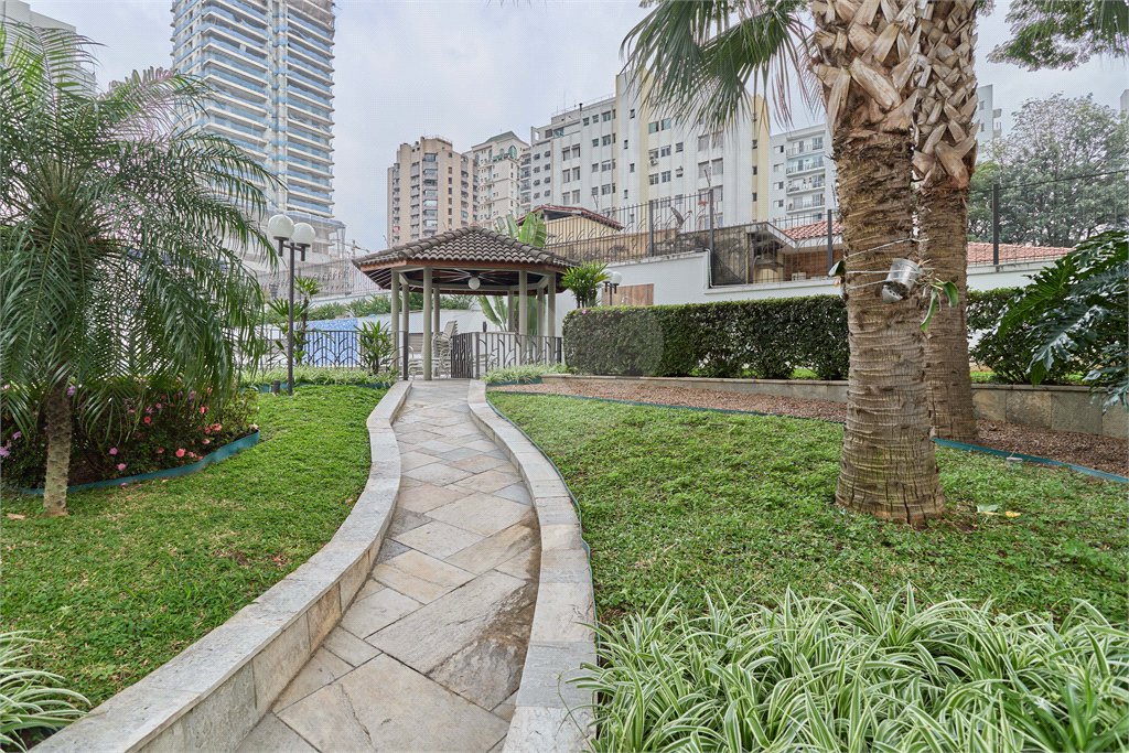Apartamento à venda com 4 quartos, sendo 3 suítes, em Campo Belo, São Paulo, SP