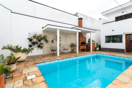 Casa à venda com 4 quartos, sendo 3 suítes, em Vila Mariana, São Paulo, SP