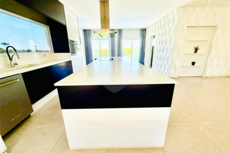 Casa à venda com 4 quartos, sendo 3 suítes, no condomínio Village Araçoiaba, Araçoiaba da Serra - SP