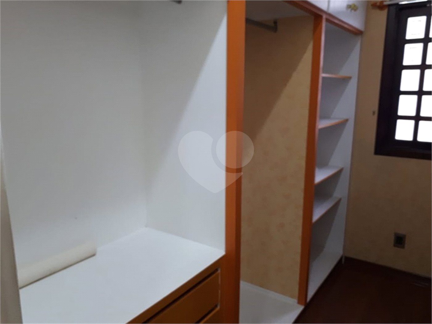 Sobrado à venda com 5 quartos, sendo 3 suítes, em Tremembé, São Paulo, SP