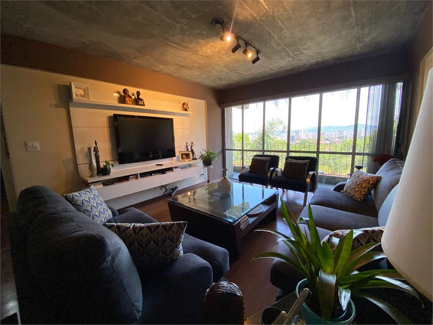 Apartamento à venda com 3 quartos, sendo 1 suíte, em Vila Romana, São Paulo, SP