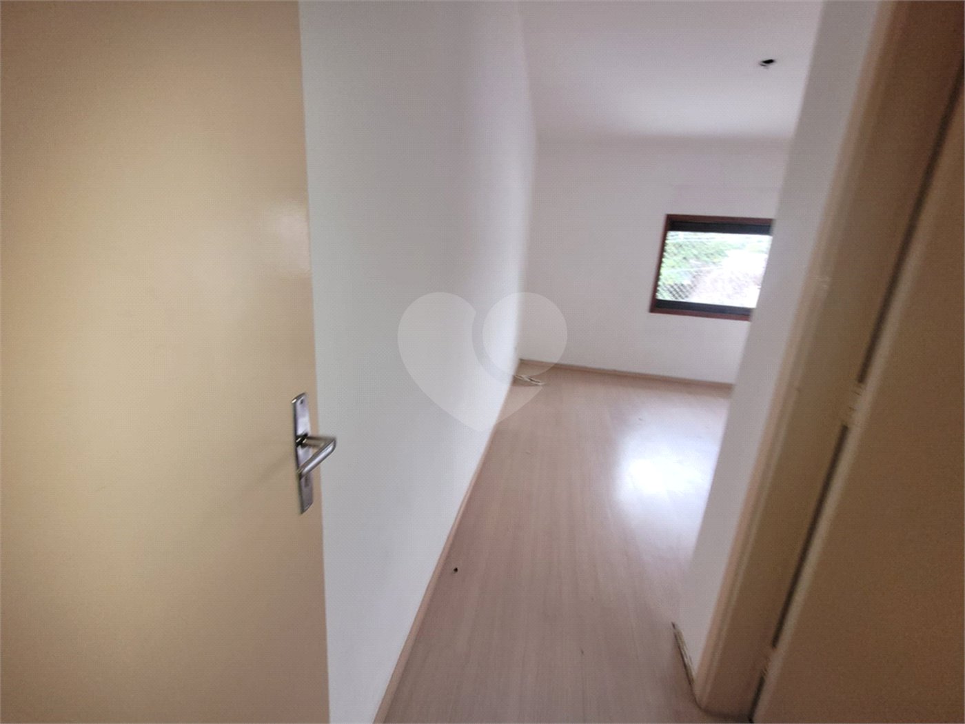 Casa à venda com 3 quartos, sendo 1 suíte, em Parque Maria Domitila, São Paulo, SP