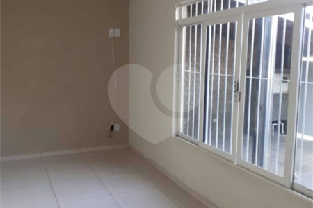Casa à venda com 3 quartos, sendo 1 suíte, em Jardim Castanheira, São José dos Campos, SP