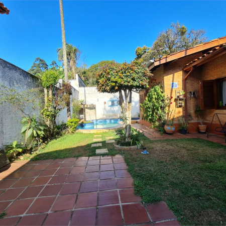 Casa à venda com 3 quartos, sendo 1 suíte, em Interlagos, São Paulo, SP
