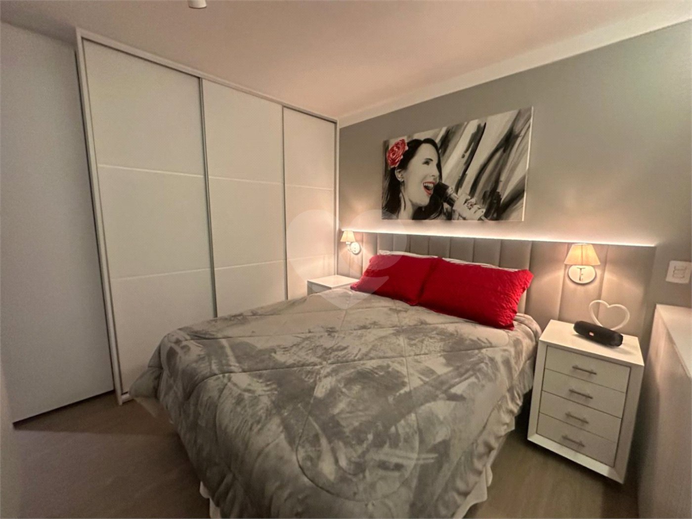 Apartamento à venda com 3 quartos, sendo 2 suítes, em Santo Amaro, São Paulo, SP