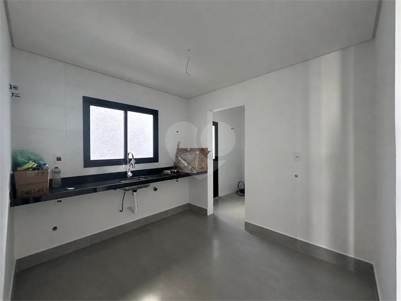 Casa à venda com 3 suítes no condomínio Villaggio Maranello, Vinhedo - SP