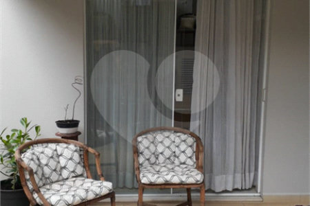 Sobrado à venda com 3 quartos, sendo 1 suíte,  no Centro, Elias Fausto, SP