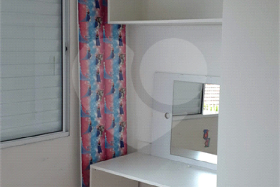 Casa à venda ou para alugar com 3 quartos, sendo 2 suítes,  no condomínio Residencial Erika, São Paulo - SP