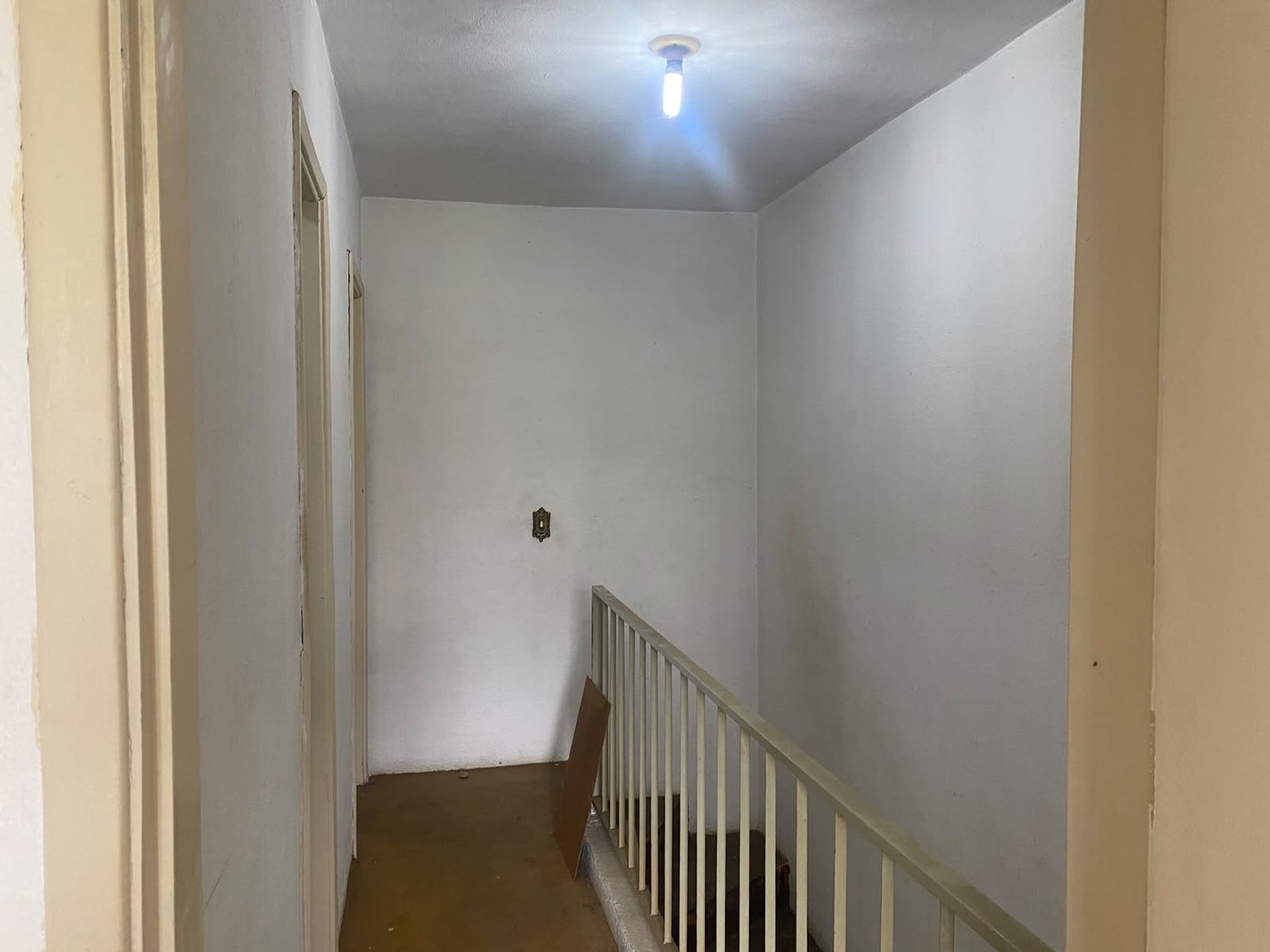 Casa à venda com 2 quartos em Jardim Alvorada, oportunidade para investidor
