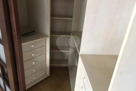 Apartamento à venda com 3 quartos, sendo 1 suíte,  em Santo Amaro, São Paulo, SP