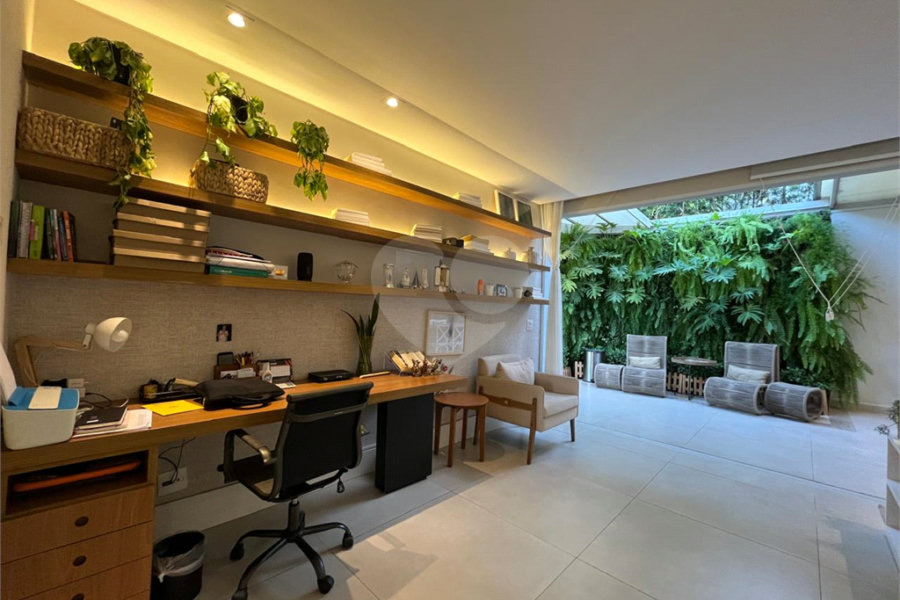 Casa à venda com 3 suítes no condomínio Domus, São Paulo - SP