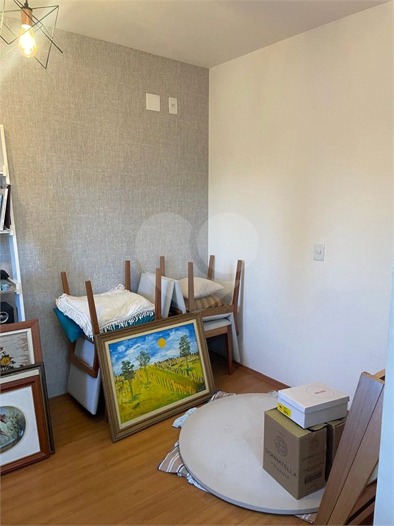 Casa à venda com 3 quartos, sendo 1 suíte, no condomínio Serranos, São Paulo - SP
