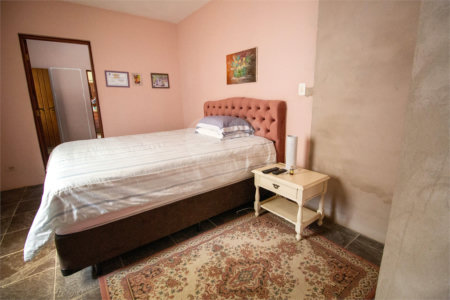 Chácara à venda com 4 quartos, sendo 2 suítes, em Vila Santa Rita, São Roque, SP