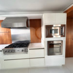 Apartamento à venda com 3 suítes em Moema, São Paulo, SP