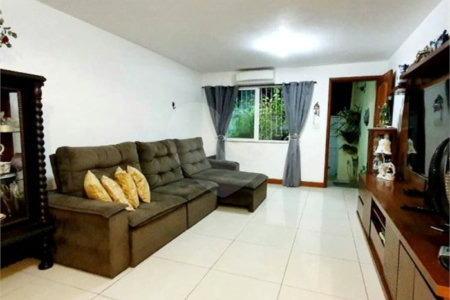 Casa à venda com 3 quartos, sendo 2 suítes, em Tijuca, Rio de Janeiro, RJ