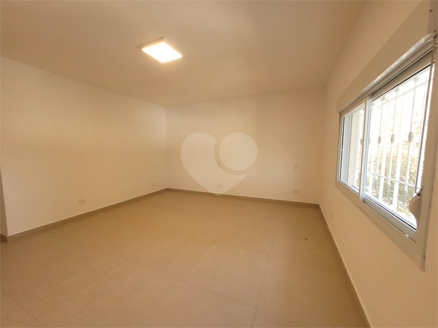Casa Térrea à venda ou para alugar com 4 quartos, sendo 3 suítes,  em Horto Florestal, São Paulo, SP