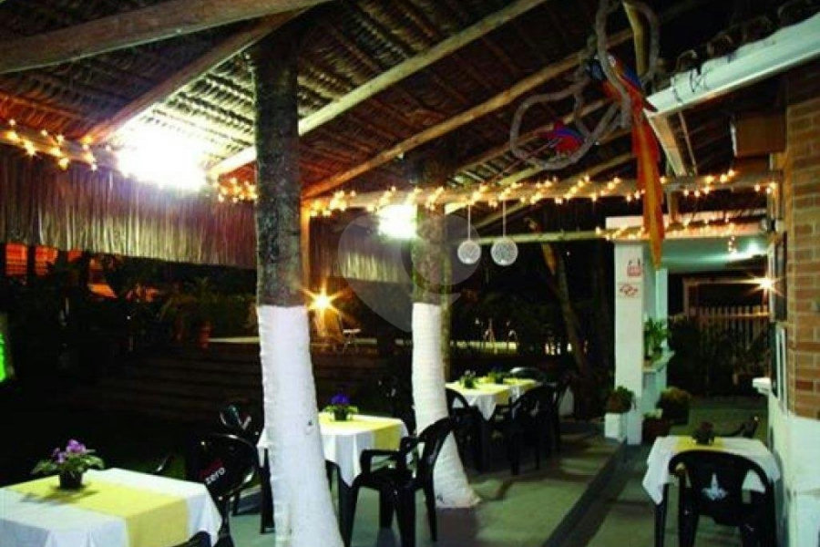 Sobrado à venda com 14 suítes em Jardim Enseada, Guarujá, SP