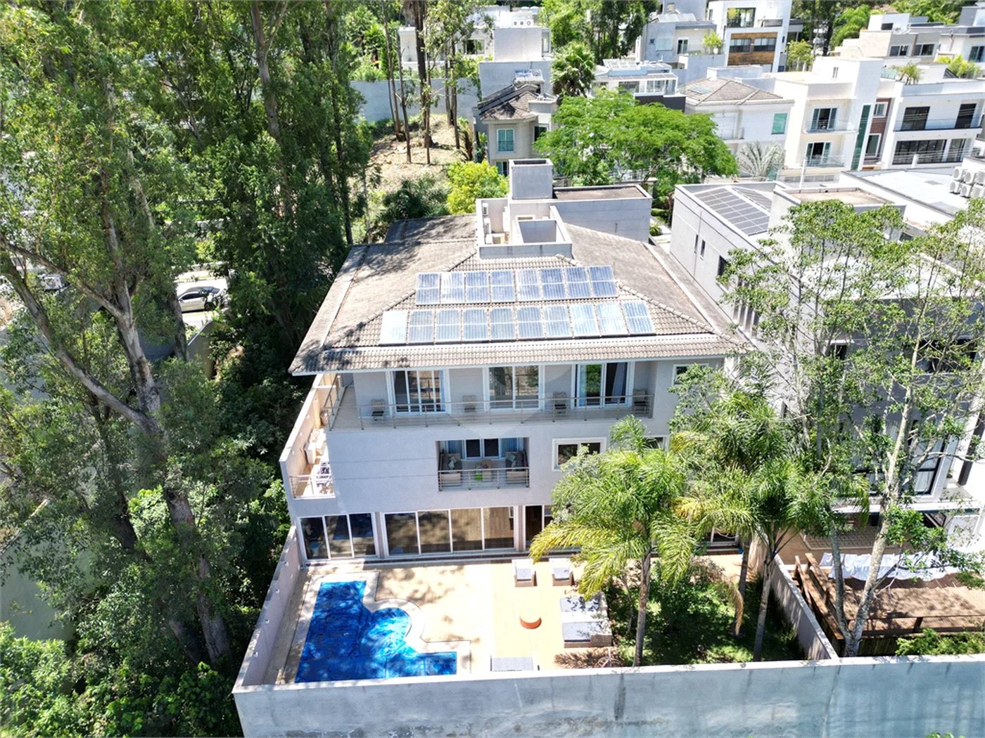 Casa à venda com 4 quartos, sendo 3 suítes, no condomínio Reserva Nova Cantareira, São Paulo - SP