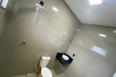 Casa à venda com 3 quartos, sendo 1 suíte,  no condomínio Residencial Helena Maria, Sorocaba - SP