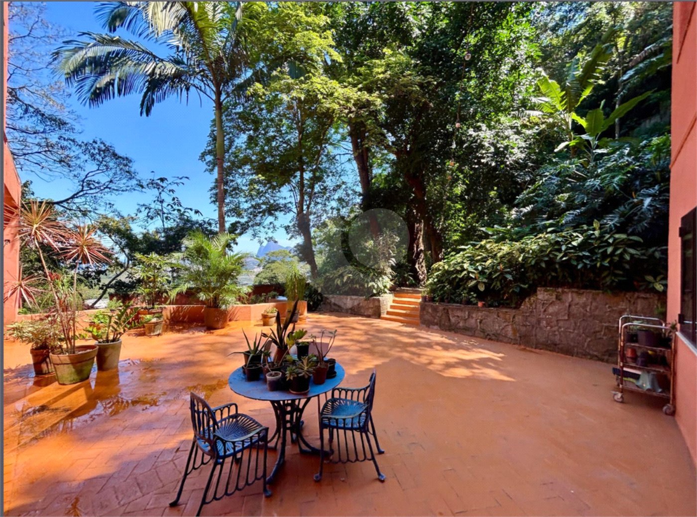 Casa à venda com 4 quartos, sendo 1 suíte, em Lagoa, Rio de Janeiro, RJ