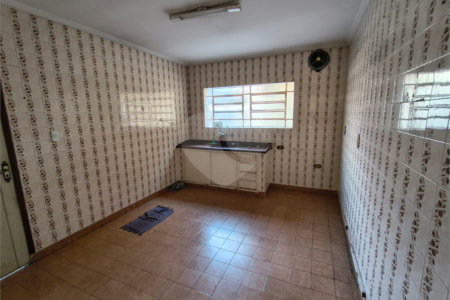 Sobrado à venda com 3 quartos em Vila Paulo Silas, São Paulo, SP