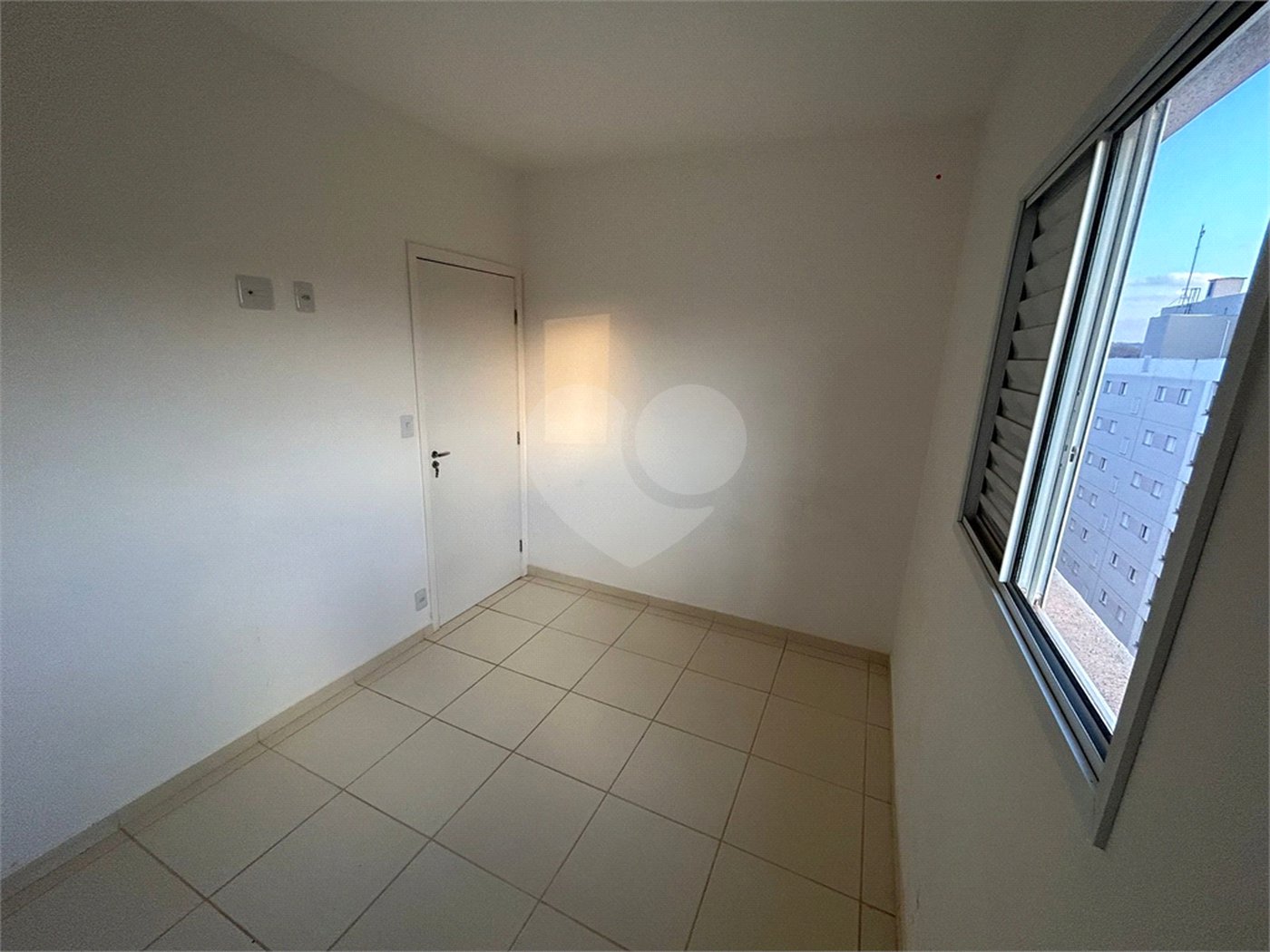 Apartamento à venda com 2 quartos, sendo 1 suíte,  em Jardim Manoel Penna, Ribeirão Preto, SP