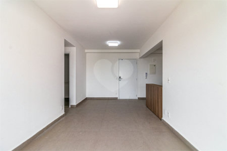 Apartamento à venda com 3 quartos, sendo 1 suíte,  em Vila Anastácio, São Paulo, SP