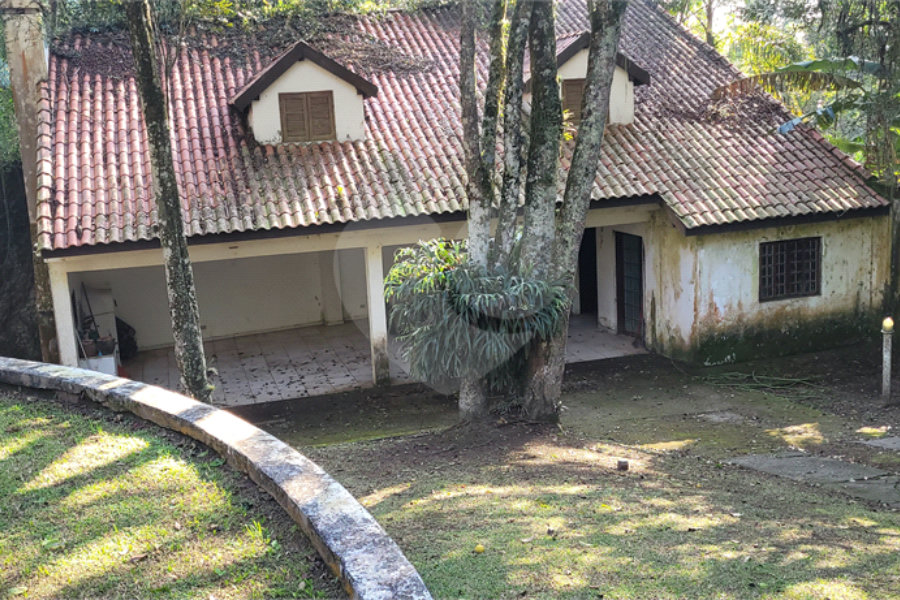 Casa à venda com 3 suítes no condomínio Jardim da Montanha I, Mairiporã - SP