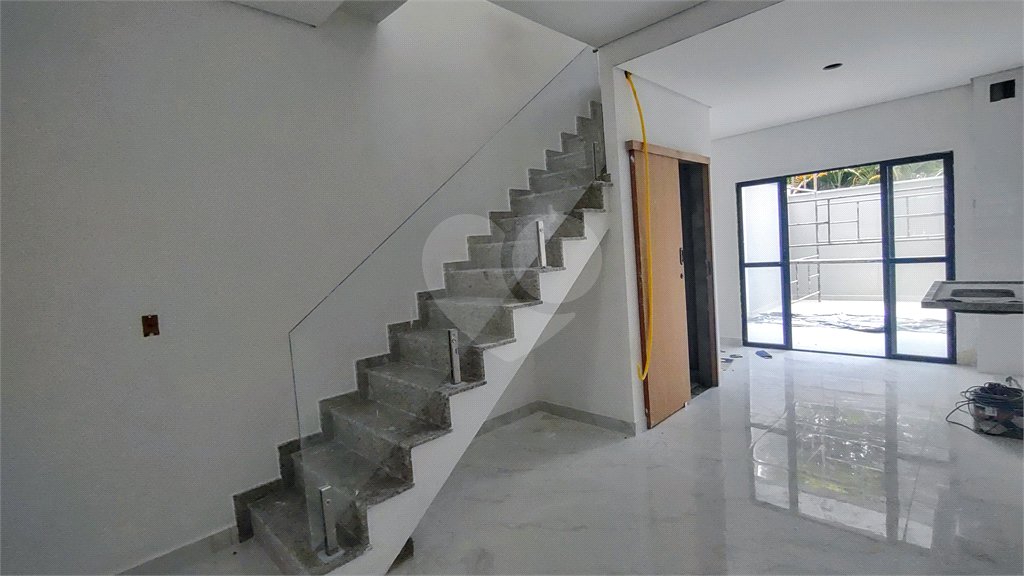 Sobrado à venda com 3 quartos, sendo 1 suíte, em Vila Granada, São Paulo, SP