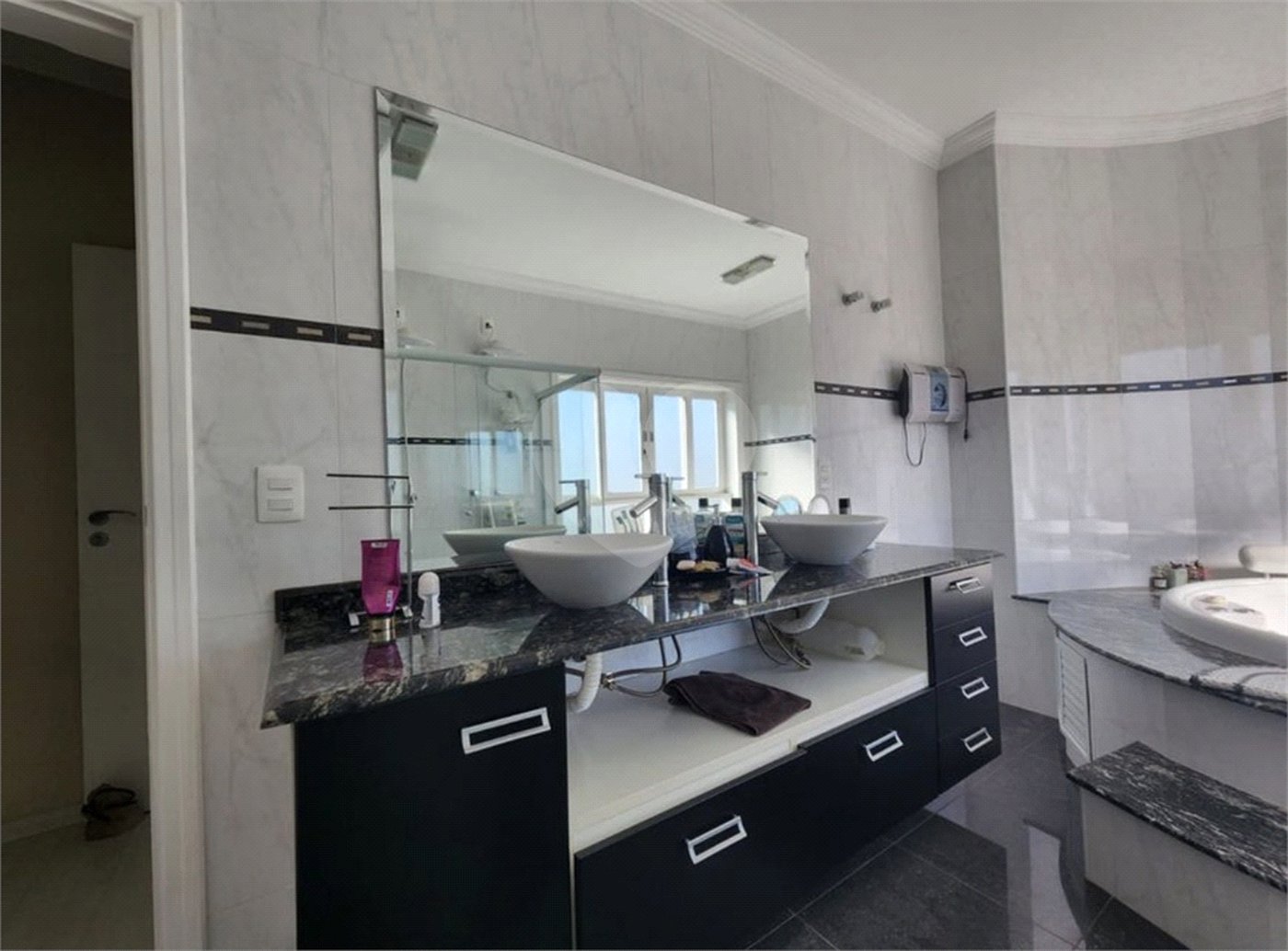 Casa à venda com 3 suítes no condomínio Villagio Di Verona, Vinhedo - SP