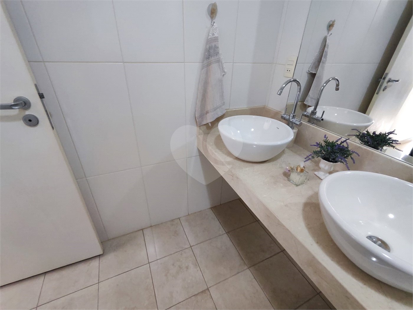 Apartamento à venda com 3 suítes em Jardim Faculdade, Sorocaba, SP