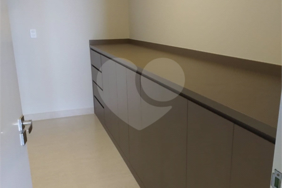 Casa à venda com 4 quartos, sendo 2 suítes, no condomínio Alpes da Cantareira, Mairiporã - SP