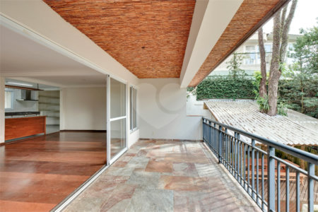 Casa de Vila à venda ou para alugar com 3 suítes em Alto da Boa Vista, São Paulo, SP