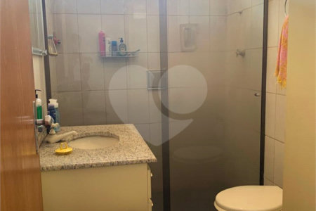Sobrado à venda com 3 quartos em Jardim Oriental, São Paulo, SP