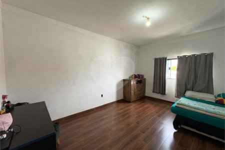 CASA A VENDA N EMBARÉ