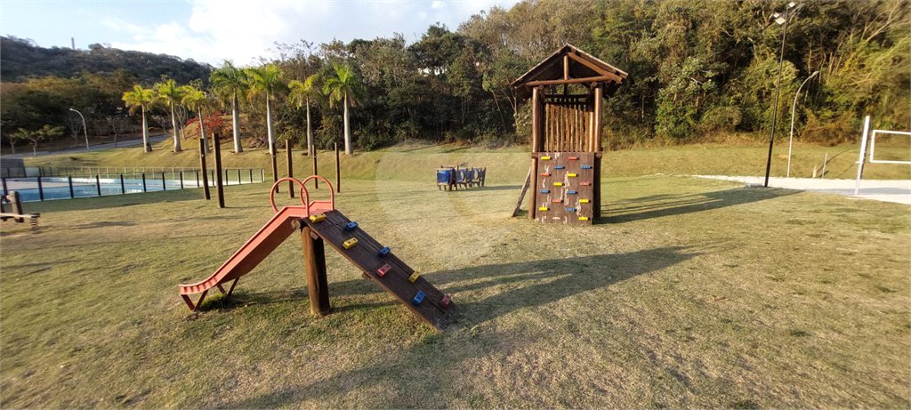Casa à venda com 4 suítes no condomínio Itaporã, Atibaia - SP