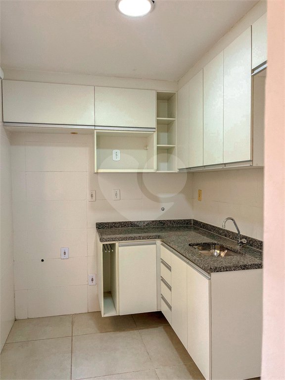 Casa à venda com 4 quartos, sendo 1 suíte, no condomínio Imperial Santa Cruz, Rio de Janeiro - RJ