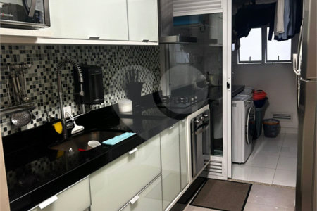 Apartamento à venda com 2 suítes em Parque Reboucas, São Paulo, SP