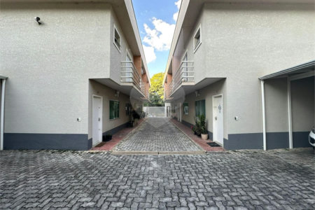 Casa à venda com 2 suítes no condomínio Olido, Atibaia - SP