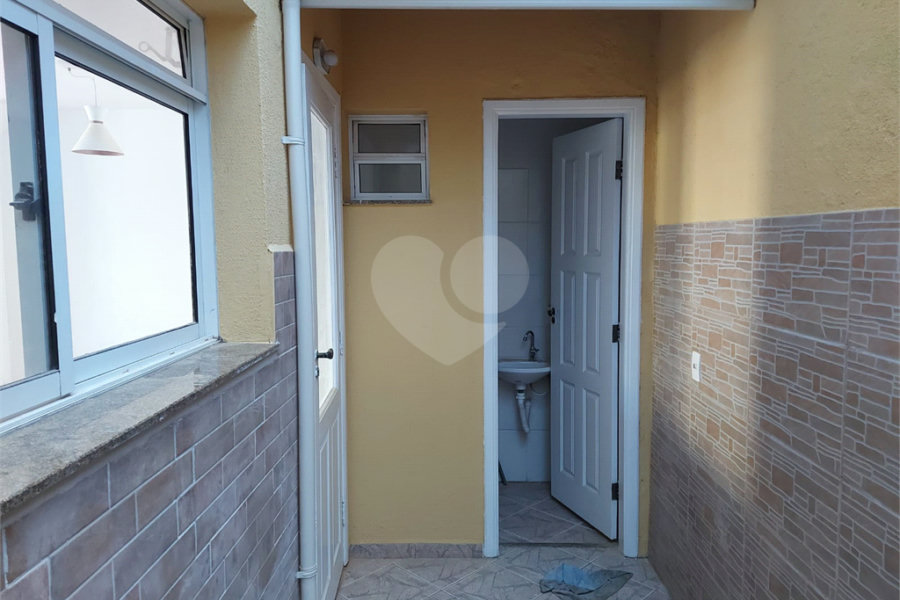 Casa à venda com 3 quartos, sendo 1 suíte, no condomínio Vila das Macieiras, São Paulo - SP