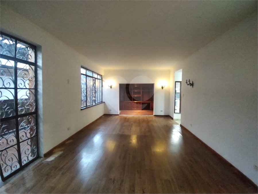 Sobrado à venda com 5 quartos, sendo 3 suítes, em Cidade Monções, São Paulo, SP