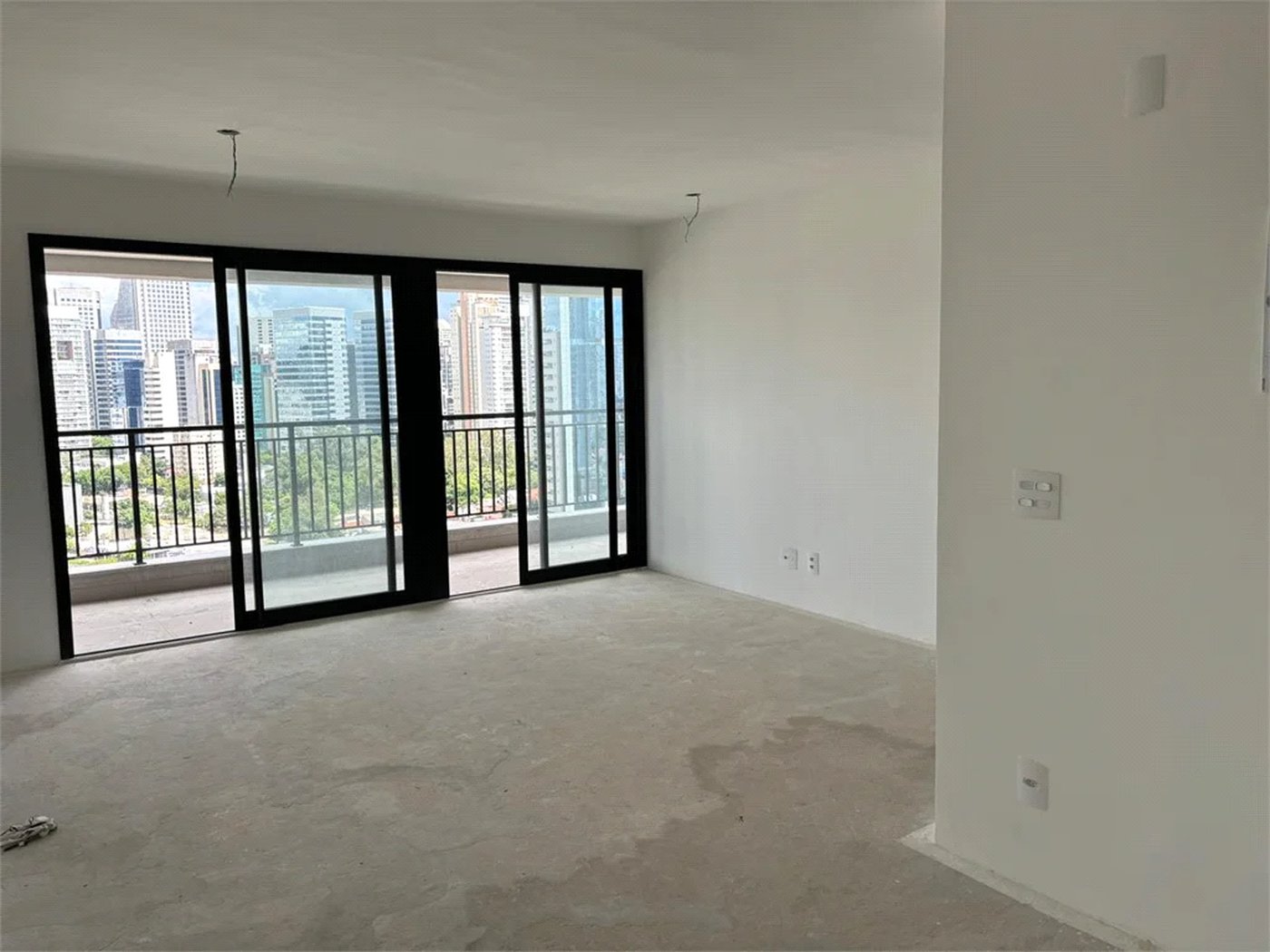Apartamento à venda com 1 suíte em Vila Cordeiro, São Paulo, SP