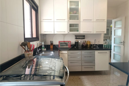 Apartamento à venda com 3 suítes em Vila Suzana, São Paulo, SP